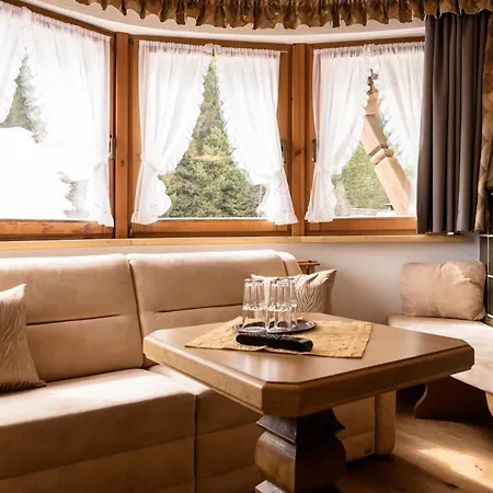 Schlosshof Otel 4*