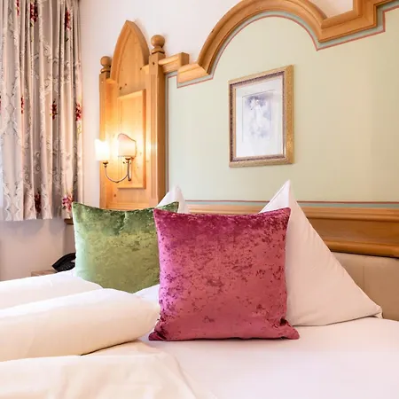 Schlosshof Otel 4*