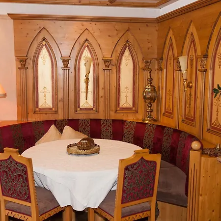 Schlosshof Otel