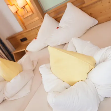 Schlosshof Otel