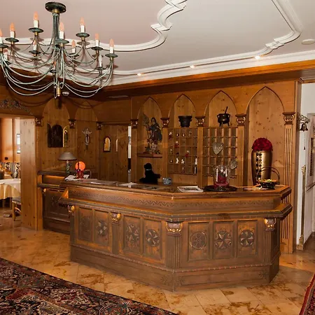 Schlosshof Otel
