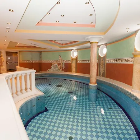 Schlosshof Otel 4*