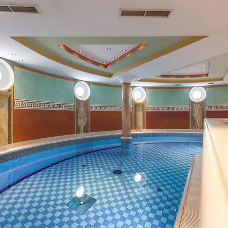 Schlosshof Otel